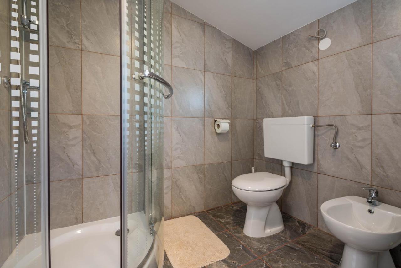 Apartment Radeki Glavica 112B Loborika المظهر الخارجي الصورة
